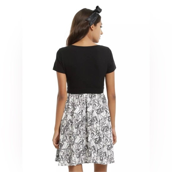 Disney Princess Sketch Dress - Size M - Picture 2 of 4